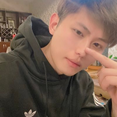 SuYiLeiSKY's profile picture. 