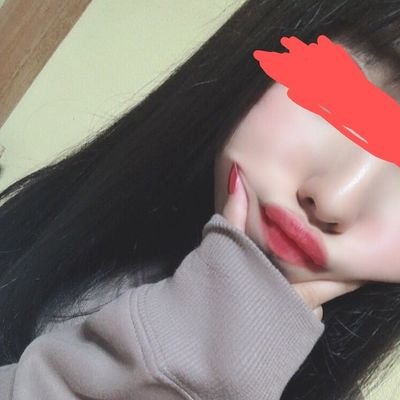 女子大生のセフレを晒す垢です。自慢の肉便器なんで、ぜひ見ていってください。