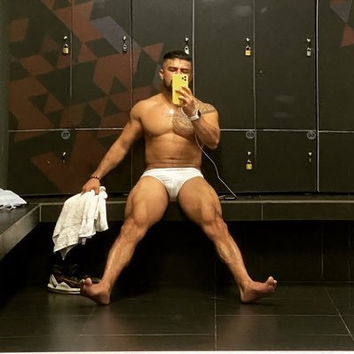 Las tentaciones como tú merecen un pecado como yo. 💫 ¿Quieres ver más? 😈 https://t.co/1KLtPVPwHT
