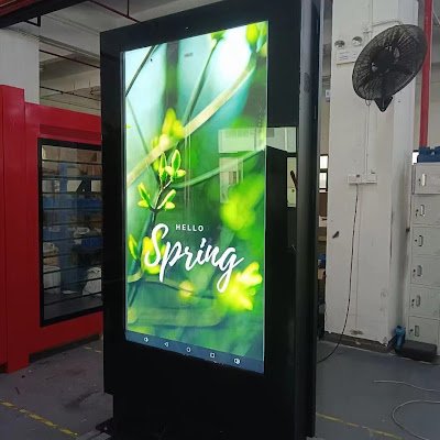 I'm a digital signage engineer. I have years of experience in this field.