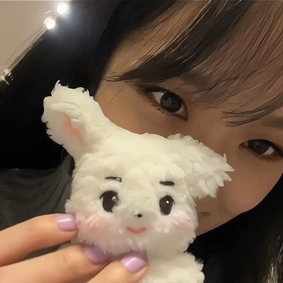 yurieshiding's profile picture. serene :(