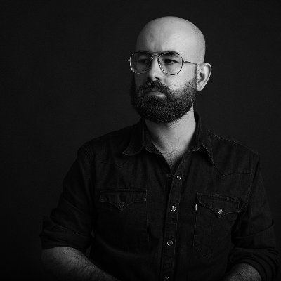 Guionista y copywriter. Mi última ficción sonora, #ElLegadoDeOdette, nominada al mejor #brandedpodcast en los III Premios Ondas Globales del Podcast (2024).