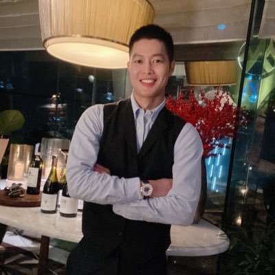 chayuth_v's profile picture. 