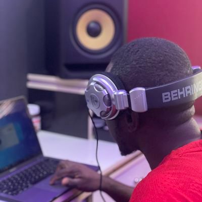 Turning raw audio into mind-blowing masterpieces.
Link to my mixes below 👇