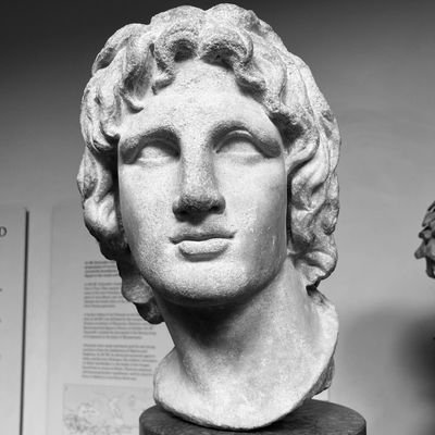 gesmirch's profile picture. sake and strange divine