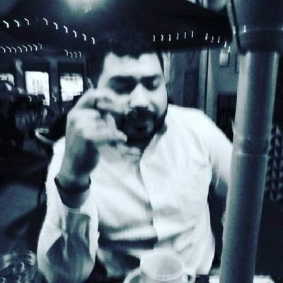 eeocegueda's profile picture. Solo intenté vivir aquello que brota espontaneamente de mi. ¿por qué me sería tan difícil?