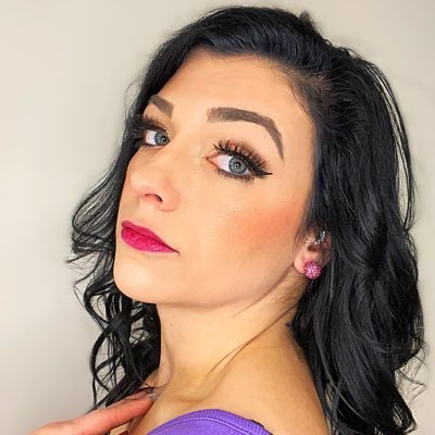 SerenaLaturnas's profile picture. 📍Canadian 🇨🇦 🧠 Mental Health Advocate 🎙️ Host of That BITCH Podcast (link in bio) 🐬 Brand Ambassador for Sand Cloud - Instagram @ Serenalaturnas