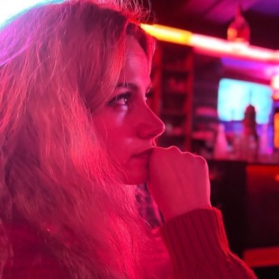 Photographe- vidéomaker- DA pour Clara Doxal - Newbi streameuse - accessoirement mon Pc est hanté