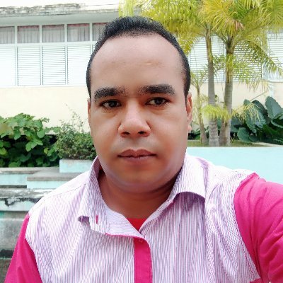 Miembro del Buró Municipal del Partido para atender la Esfera Política e Ideológica en Río Cauto, Cubano de pura cepa y comprometido con la Revolución.