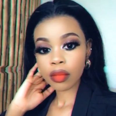 She was effortlessly herself and the world loved her for it 🧚♂️