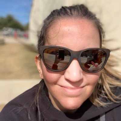 danielaxmor's profile picture. When God sends rain, rain is my choice.