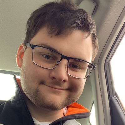 SimonLemay24's profile picture. Natively French, Speaks fluently English.