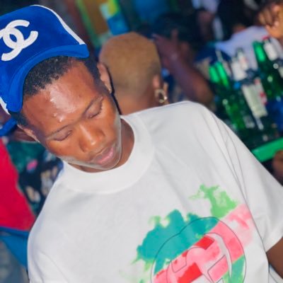 Singer/Rapper/Songwritter🎙
Been booked 🤙✍🏾 @ Olorin Atijo alidemilade850@gmail.com WhatsApp line (08144751991) The real plug 🔌 🍀💨🔫