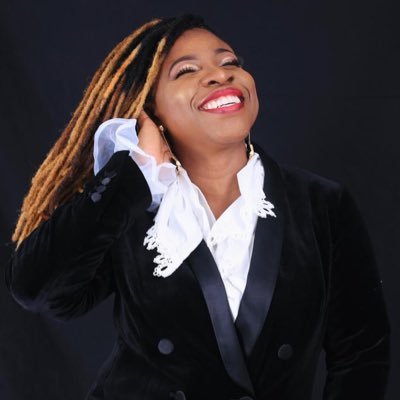 Welcome to MYNDA's official Page/ Soyez les bienvenus à la Page de MYNDA. English and French Gospel Worship Leader and Recording Artist.