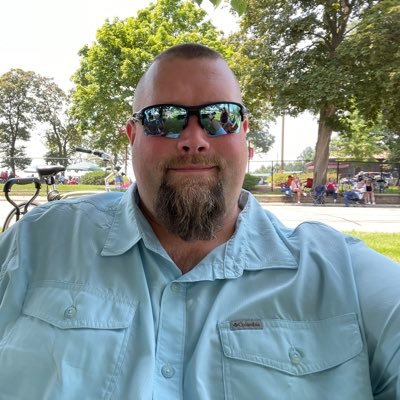 Smart, hardworking, caring, pure blood patriot.