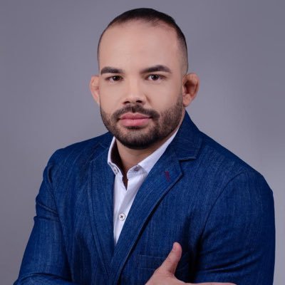 Imprevisível e incontrolável. Com uma determinação absurda quando coloca algo na cabeça. como um terremoto. Respeito e Lealdade🤝