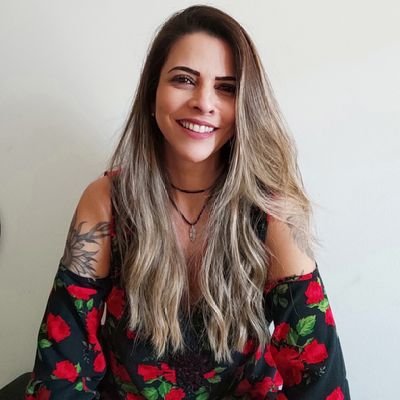 Jornalista,
Estudante de Psicanálise,
Podcaster (@todamariapod),
Mentora da Rede Fortalecimento Feminino (@redefortalecimentofeminino)