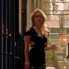 I am Felicity M Smoak, I am hacker . I work with the arrow I life in Star City .