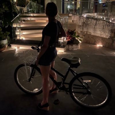 TaraGiammaresi's profile picture. Livin’ the *plant-based* life! 🍉🫐🥦🍋🥑🍊🍇