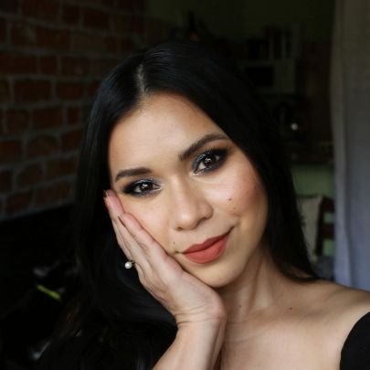 KarlaBurelo's profile picture. Prácticamente nunca pasó por aquí :S, pero me encuentras en IG como @karlaburelo