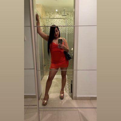 adelamari94's profile picture. 