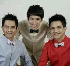 akun resmi penggemar treeji kota Balikpapan , @tarrabudiman , @rizkyalatas , @jisephakim :)
anniv @ 29 agustus 2011 :)