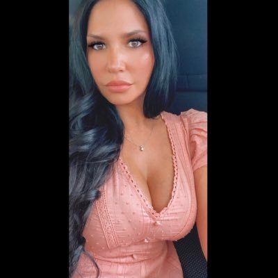 _SharonLee_'s profile picture. Realtor®️• Notary • Legal Assistant/Court Processor