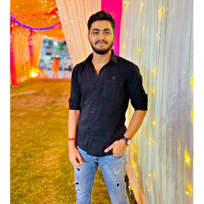 Vaibhav_2821's profile picture. radhe radhe 💗🚩