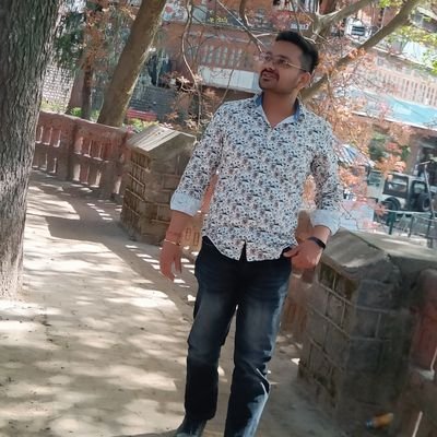 NodeJS Developer | React Beginner | MongoDB | JavaScript | Fashion Lover 🏇