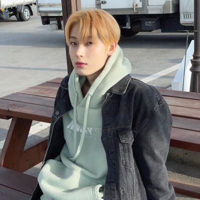 KathJLM's profile picture. 23✨🙏