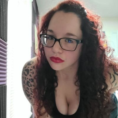 Mom. Wife. Geek. TattoedGirl. Gamer. Streamer. Dogmom. Catmom. Follow me: https://t.co/p49ShA5RQk