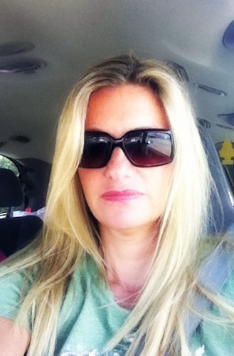 Craigs_Wife's profile picture. Palm trees, ocean breeze, salty air, sandy beaches, swimming pool, dark tan & sun kissed hair. That's right, I worship the sun and water gods in Florida!