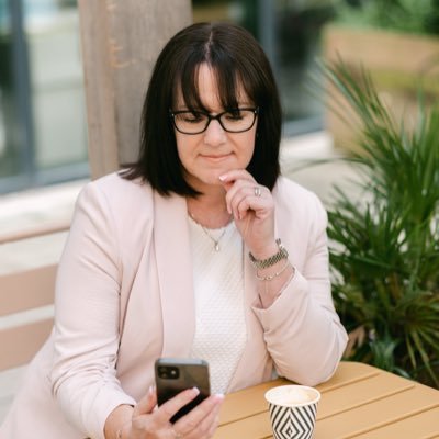 Freelance SME HR/L&D/Leadership writer. I help HR/L&D SaaS marketing leaders build authority using 30 yrs of industry exp.eriencr tracy@rawlinsonwrites.com