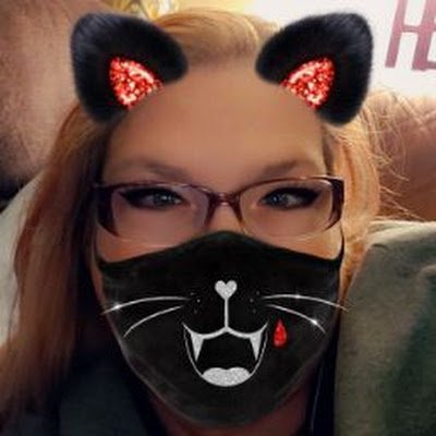 SandiPratt52's profile picture. 