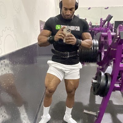 Year one of bodybuilding and being a father! Memphis made, mens physique, sports cars, motorcycles,dogs, wonderful wife! ❤️