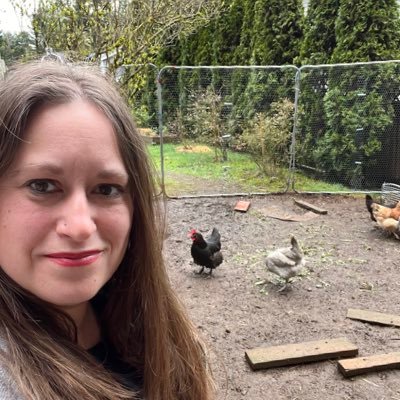 Angela Rozmyn 💃🏼 Female PF Blogger 🏘 Housing advocate 🐓 Chicken obsessed urban farmer 🥕🧄 👩‍💻 Cofounder of @womenspf with @frugalpharm. (she/her)
