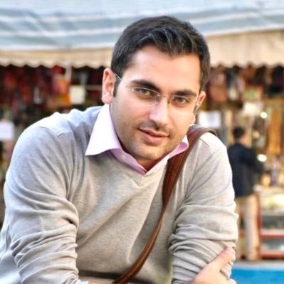 در حال کار و یادگیری و رشد در خانواده تیران