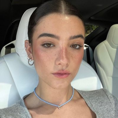 lovexcharli_'s profile picture. Hi! I'm Pia, I'm just a teenage fan of Charli :)   I've been a fandom since 2019.๐คโจ