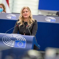 Edina Toth (@toth_edina) 's Twitter Profile