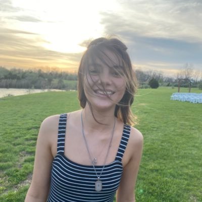 desiraeefullerr's profile picture. twenty four