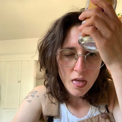 juliarosenzw's profile picture. Queer archivist who, of course, played roller derby 💁 Currently the Archive & Outreach Manager at the Curve Foundation. This acct reflects my own opinions.