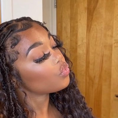 mmmm glitter ✨ ig:@splendidstylesbybria @briabriapia