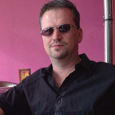 Engineer, scientist, interested in the World, healthcare and medical devices. Reads the news in multiple languages on a daily basis.