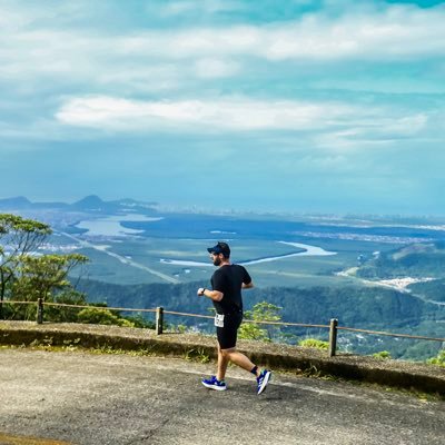 Pai do Gabi e da Rafa, casado com a Má 👩🏼, em contínuo aprendizado sobre estratégias on e offline, são paulino, tri atleta.