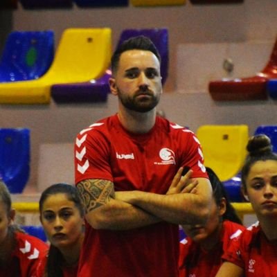 Entrenador Balonmano 👨🏻🏫📚
Actualmente en @cbmcolores.
Ex San Adrian, Córdoba BM, Pozoblanco, Maravillas, Adesal y Selecciones Andaluza, Cordobesa y Uco.