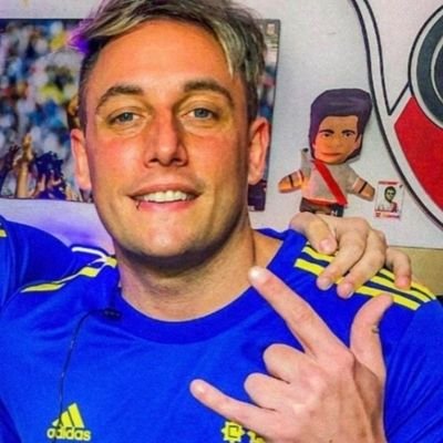 Splinter Hincha de la 12.
Ex-Jugador de la Novena de Almirante Brown.
Actual Jugador y Centrodelantero de Olé FC