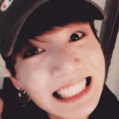 @BTS_twt ❥ °•🌼•°
@Blutterfly_mi7 ᵐʸ ˡᶤᶠᵉ❥
@Losojosdemimi13 ❥ @Tae_tata95 ❥