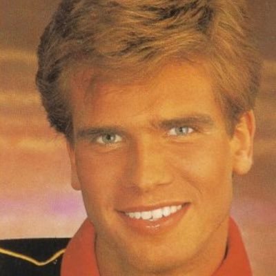 EXPECTANONSLAU1's profile picture. I’m from the 80’s what’s happening?