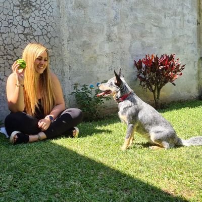 🇨🇷 Costa Rica | Loca por los perros, spirit junkie casi siempre. | Antojo eterno de sandwich de queso 🧀| Mis perros tienen IG: bianco_pandora 🐶