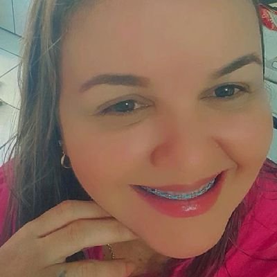Romantica sonhadora tenho muita fé e desejo ser muito feliz adoro fazer amizades...